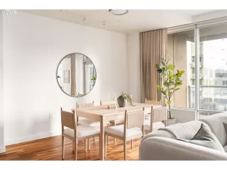 Photo #4: 391803671 Listing