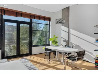 Photo #2: 391928817 Listing 