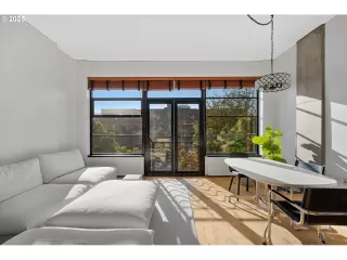 Photo #4: 391928817 Listing 