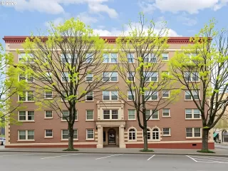 More Details about MLS # 392242285 : 709 SW 16TH AVE 304
