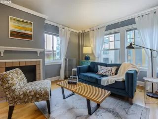 Photo #4: 392242285 Listing
