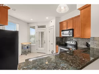 Photo #4: 392292062 Listing 