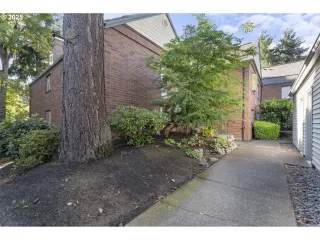 Photo #2: 392327876 Listing