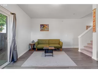 Photo #3: 392352444 Listing