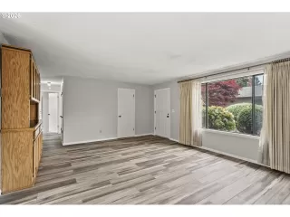 Photo #6: 392366690 Listing 