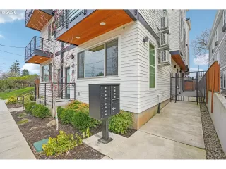 Photo #2: 393412967 Listing 