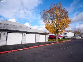 Photo #3: 393491677 Listing