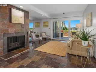 Photo #3: 394109038 Listing