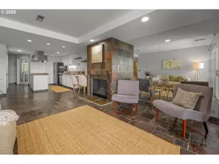 Photo #6: 394109038 Listing
