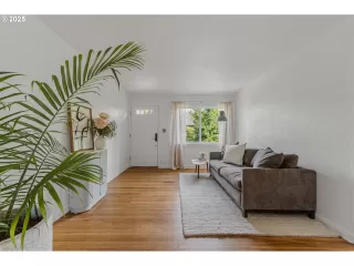 Photo #4: 394127881 Listing