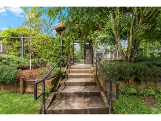 Photo #5: 394127881 Listing