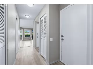Photo #5: 394153090 Listing 