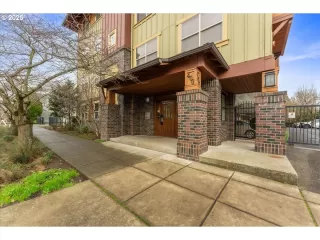 Photo #4: 394269835 Listing