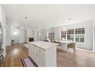 Photo #4: 394648368 Listing 