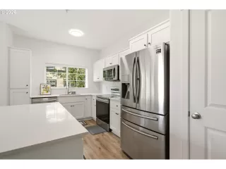 Photo #6: 394648368 Listing 