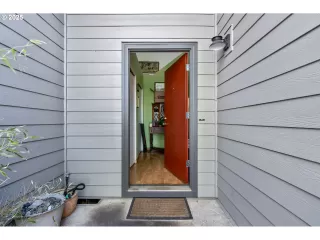 Photo #6: 394818620 Listing