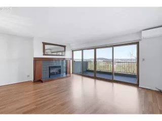 Photo #2: 394884388 Listing 