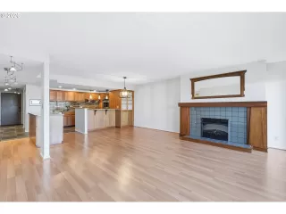 Photo #3: 394884388 Listing 