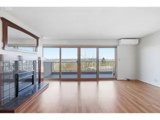 Photo #4: 394884388 Listing 