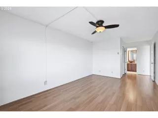 Photo #6: 394884388 Listing 