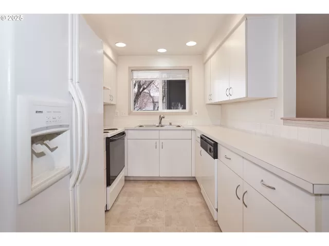 MLS: 395257003 Condo For Sale