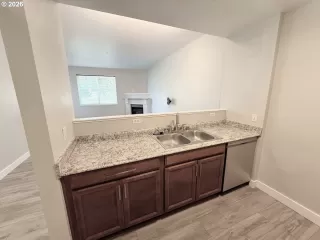 Photo #4: 395327434 Listing 