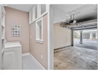 Photo #6: 396226654 Listing