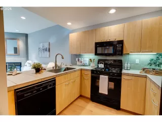 Photo #4: 396528874 Listing 