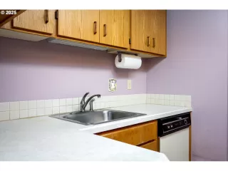 Photo #3: 396552464 Listing