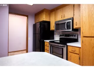 Photo #4: 396552464 Listing