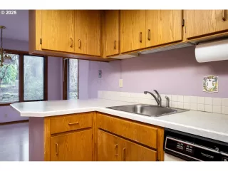 Photo #6: 396552464 Listing