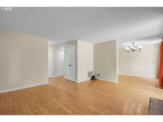 Photo #2: 397246284 Listing