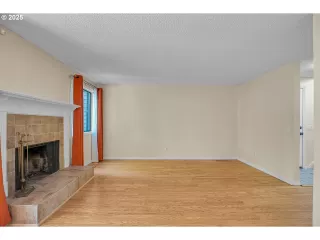 Photo #3: 397246284 Listing