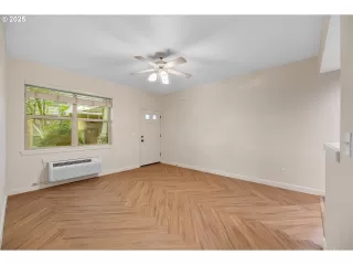 Photo #4: 398257874 Listing 