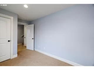 Photo #5: 398281752 Listing