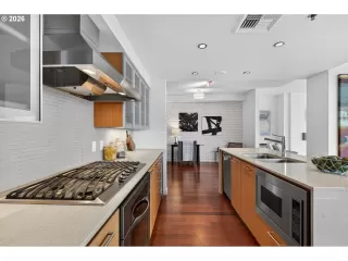 Photo #6: 398674565 Listing 