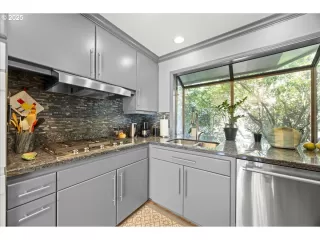 Photo #4: 399508990 Listing 