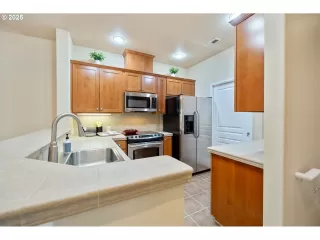 Photo #2: 399998579 Listing 