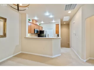 Photo #4: 399998579 Listing 