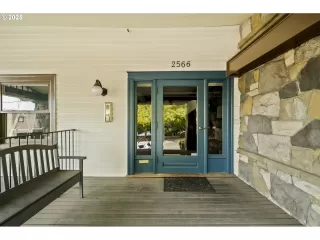 Photo #1: 400131153 Listing 