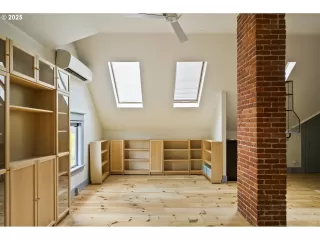 Photo #5: 400131153 Listing 