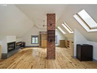 Photo #6: 400131153 Listing 