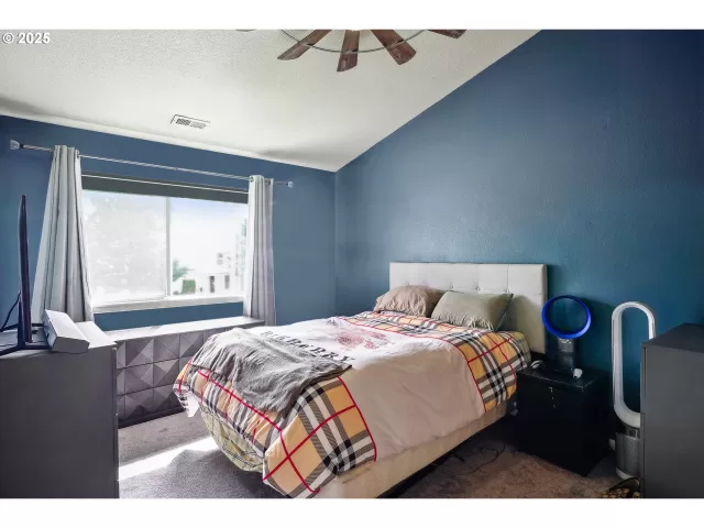 MLS: 400284623 Condo For Sale