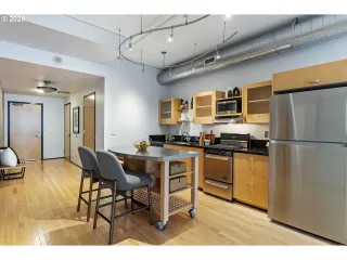 Photo #3: 400397797 Listing 