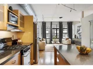 Photo #6: 400397797 Listing 