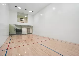 Photo #5: 401562133 Listing