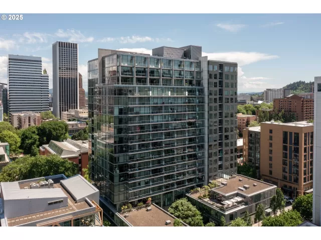 MLS: 401743427 Condo For Sale