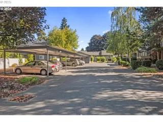 Photo #2: 402085769 Listing