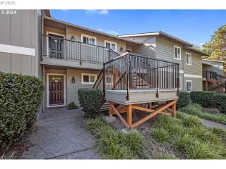 Photo #3: 402085769 Listing