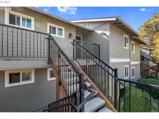 Photo #4: 402085769 Listing